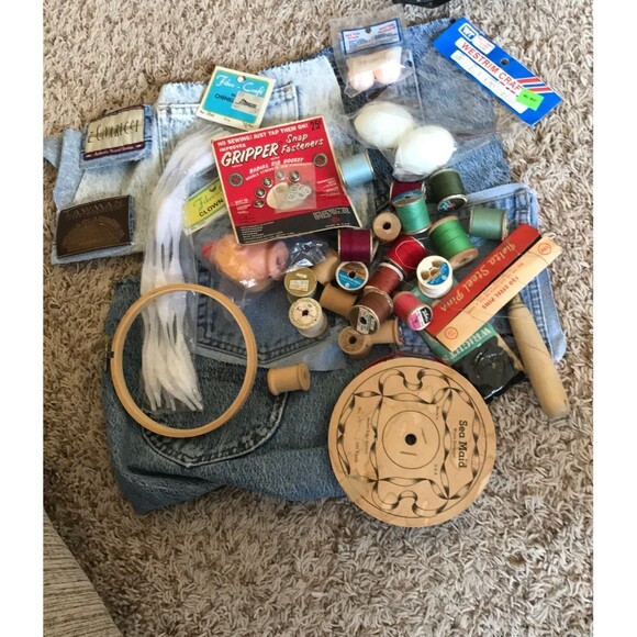 Vintage Craft Box Jean Pockets, Thread, Ribbon, Eggs, Wood Spools, Snaps + More - Picture 8 of 8